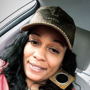 Meet your Posher, Kendra